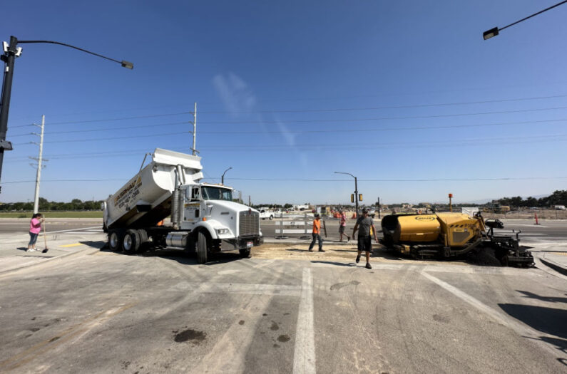 Asphalt Driveways & Patching Truck with Construction